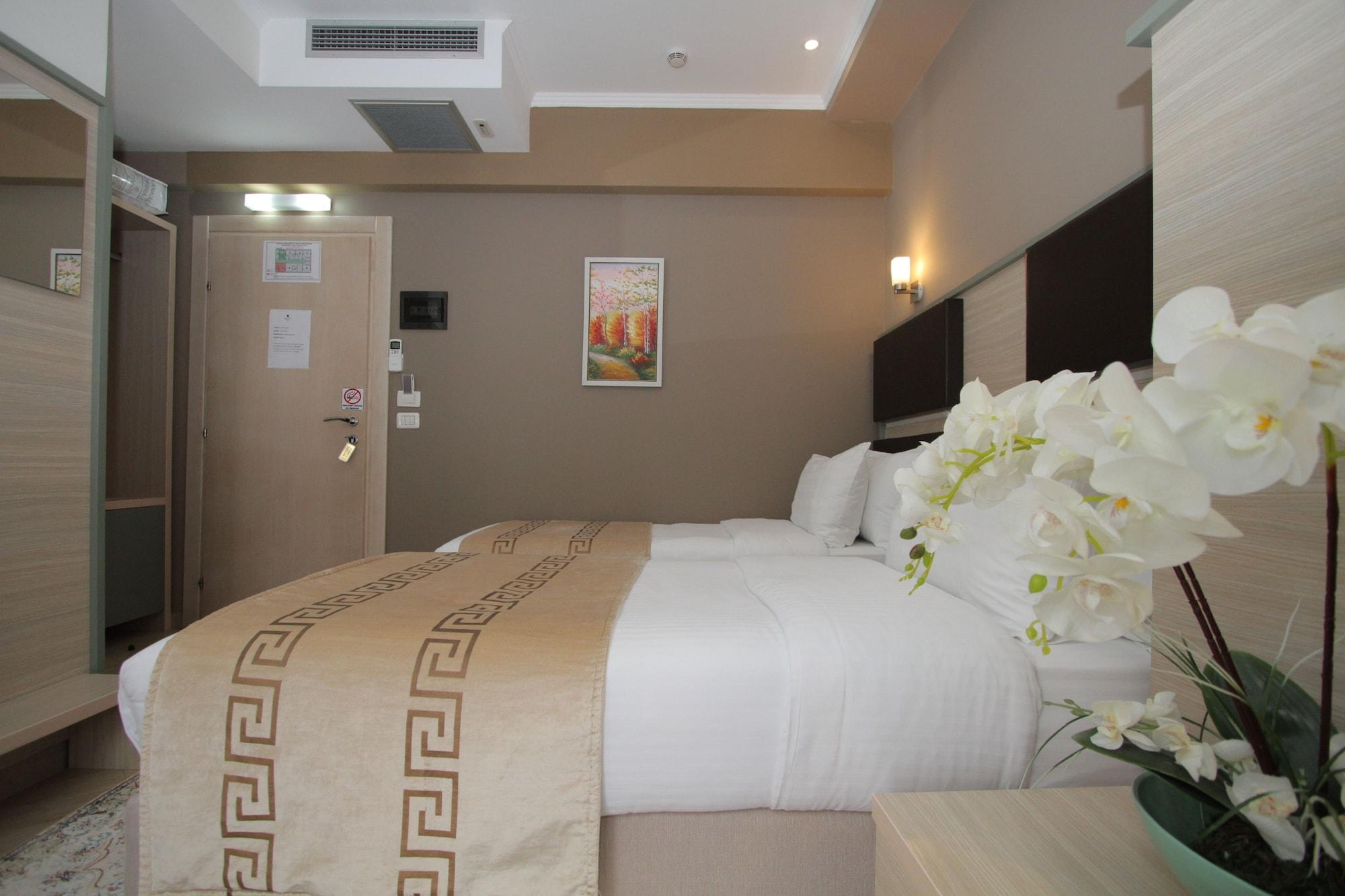 Capital Bruci Hotel